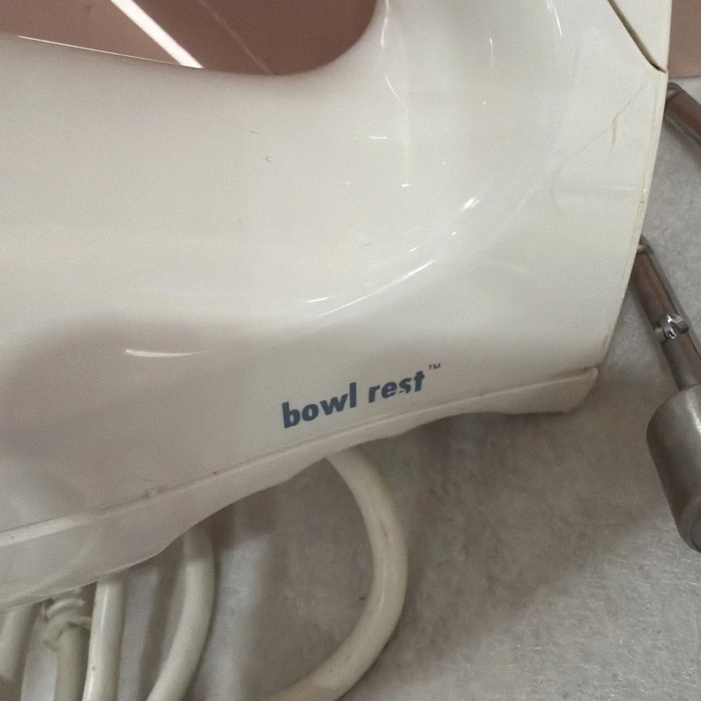 Hamilton Beach 6-Speed Electric Hand Mixer Works Great Good Condition Used. 4 At